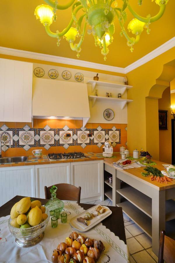 Donna Filomena Casa Vacanza Di Charme Salerno Exteriér fotografie